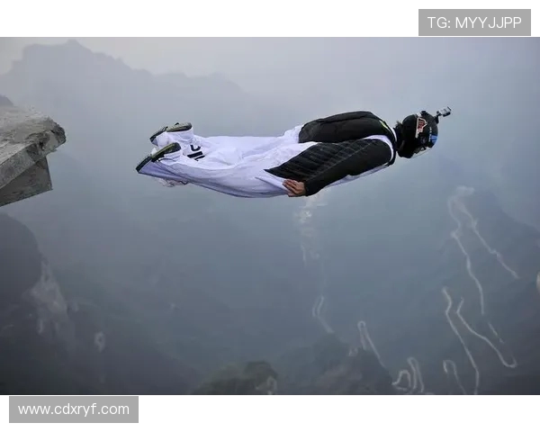 极限运动的热潮成都极限运动队的训练与挑战全景揭秘