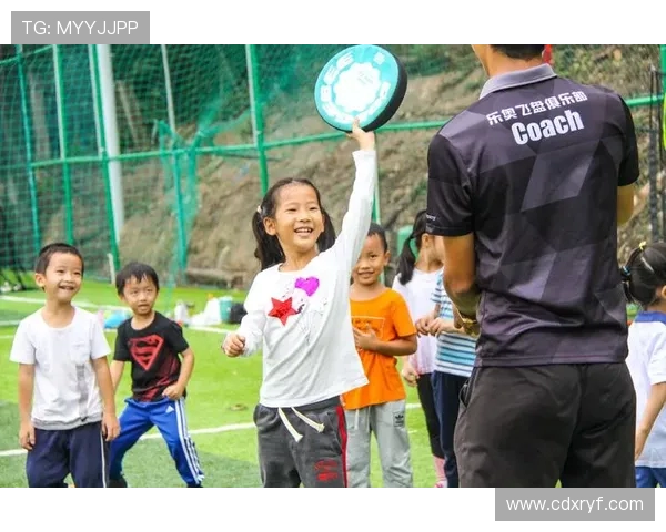飞盘热潮下的北京飞盘队团队协作争议引发广泛讨论与思考