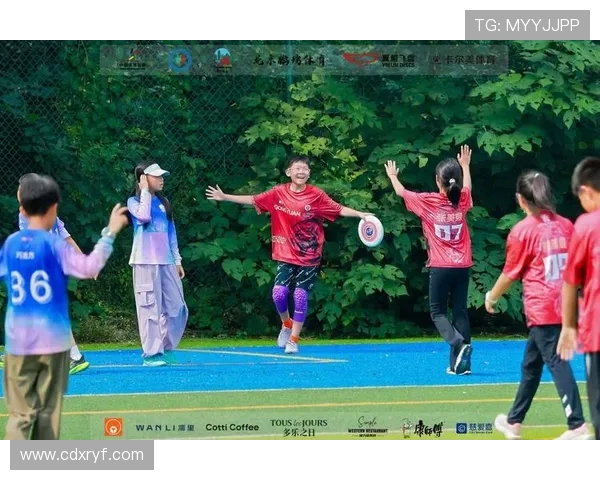 杭州飞盘队与重庆飞盘队赛后复盘分析团队配合与战术执行的关键要素